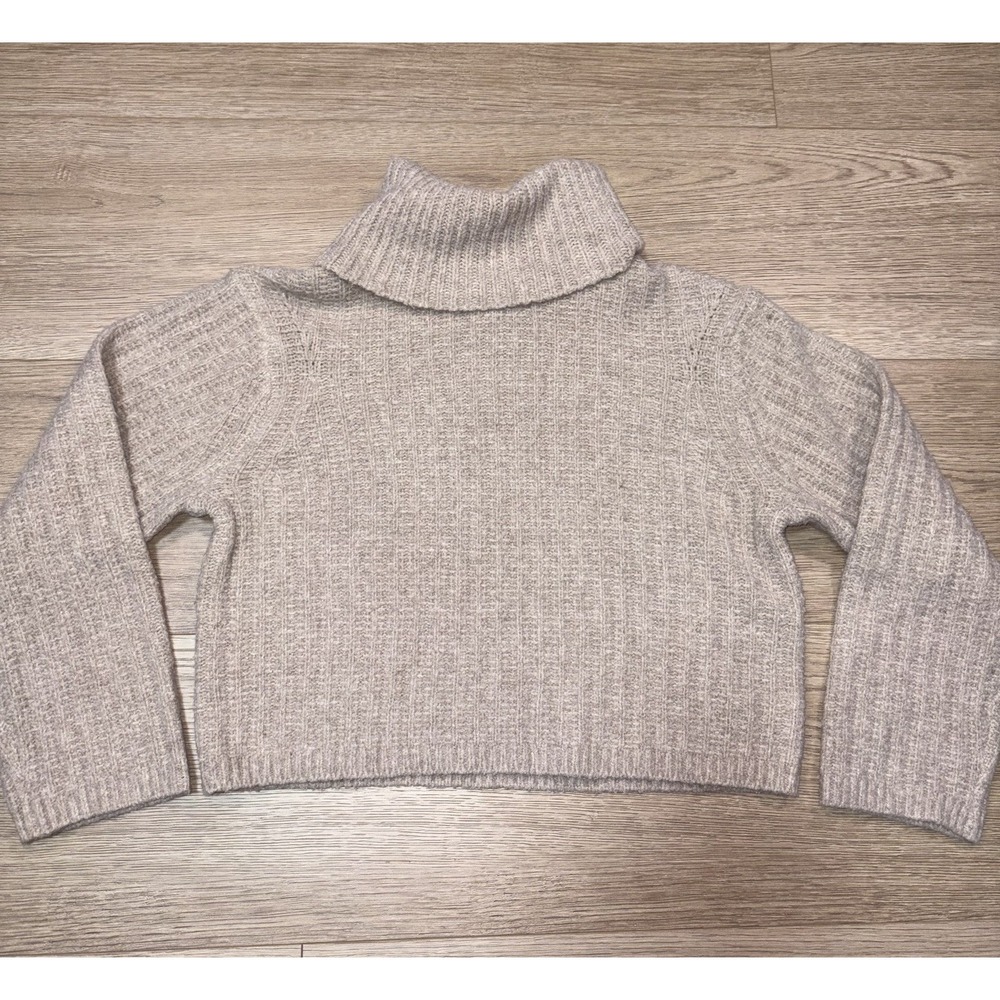 Universal Threads Women Cropped Tan Turtleneck Sweater Size Medium